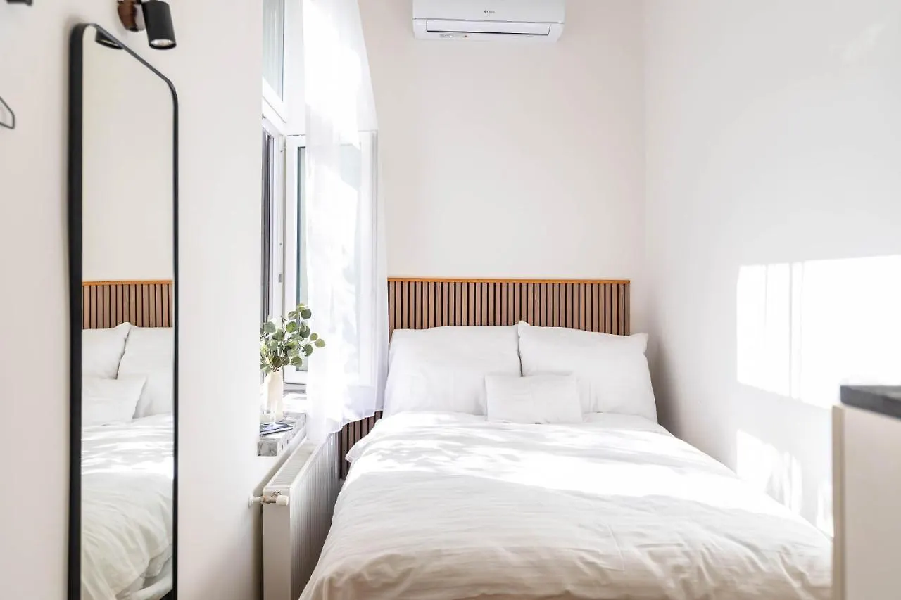 Modern Apartment French Balkony Βουδαπέστη 0*,