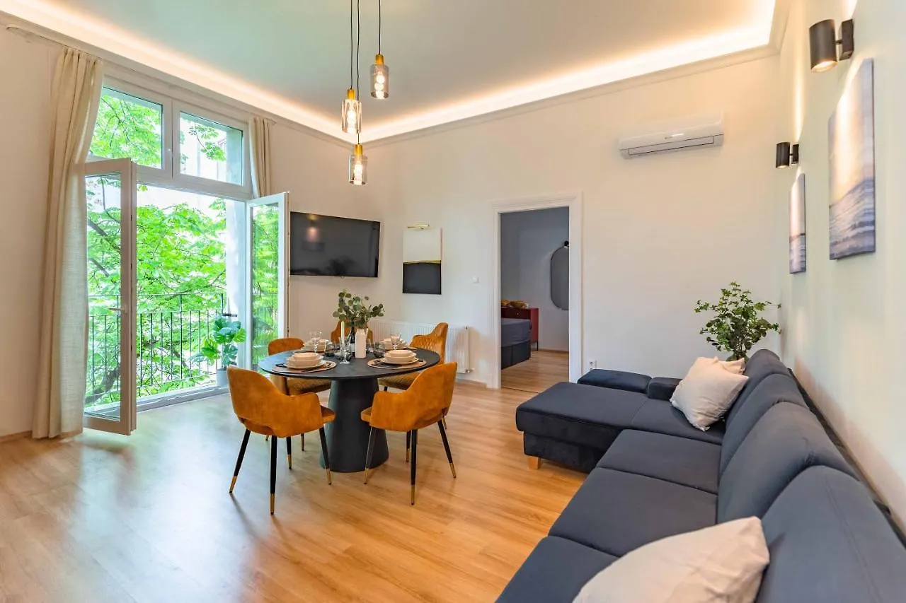 Modern Apartment French Balkony Budapest