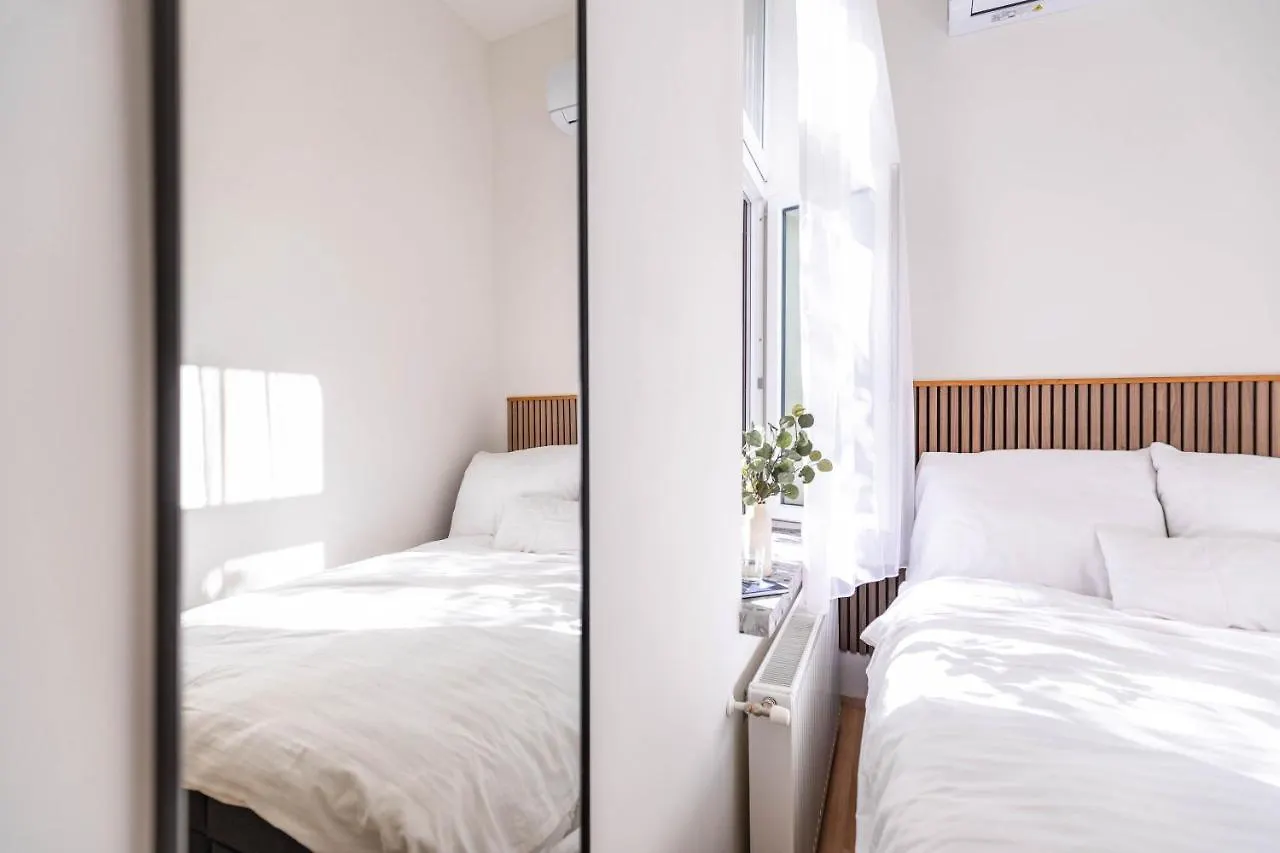 Modern Apartment French Balkony Budapest